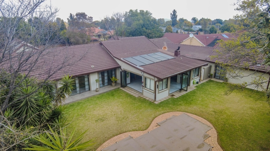 7 Bedroom Property for Sale in Brackenhurst Gauteng