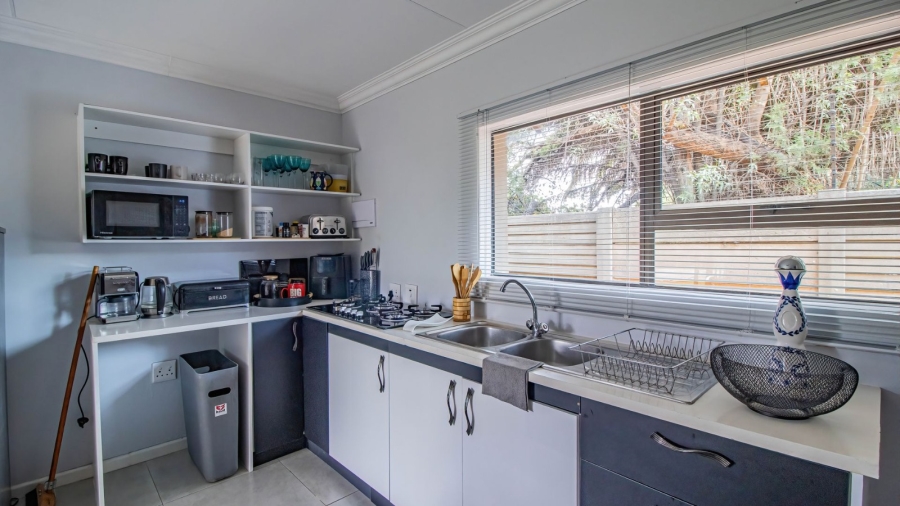 7 Bedroom Property for Sale in Brackenhurst Gauteng
