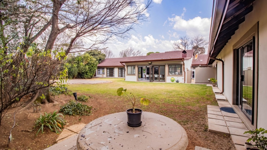7 Bedroom Property for Sale in Brackenhurst Gauteng