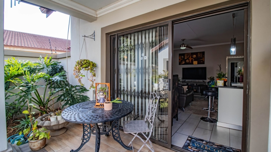 7 Bedroom Property for Sale in Brackenhurst Gauteng