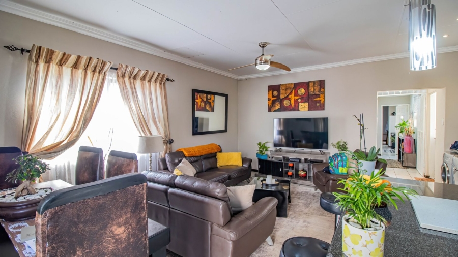 7 Bedroom Property for Sale in Brackenhurst Gauteng