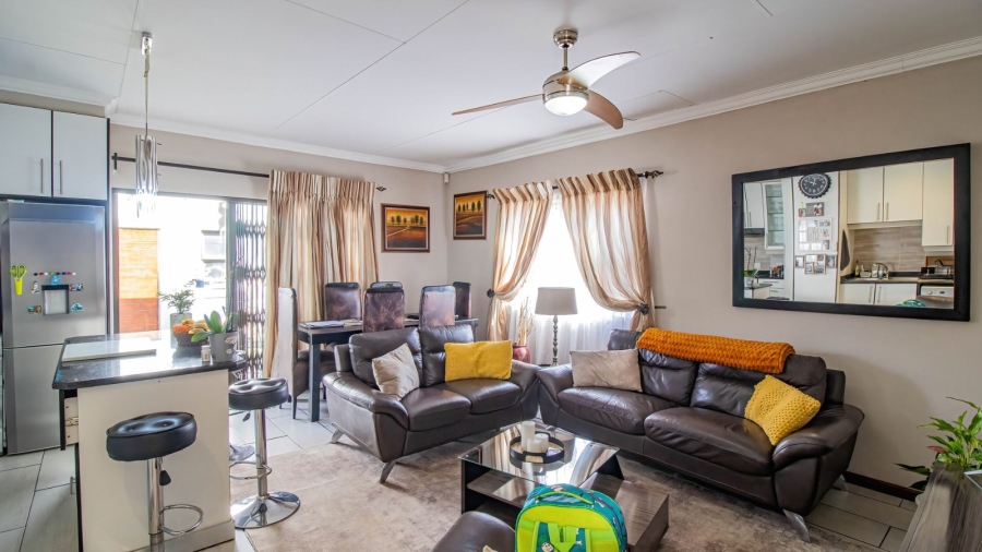 7 Bedroom Property for Sale in Brackenhurst Gauteng