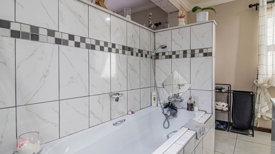 7 Bedroom Property for Sale in Brackenhurst Gauteng