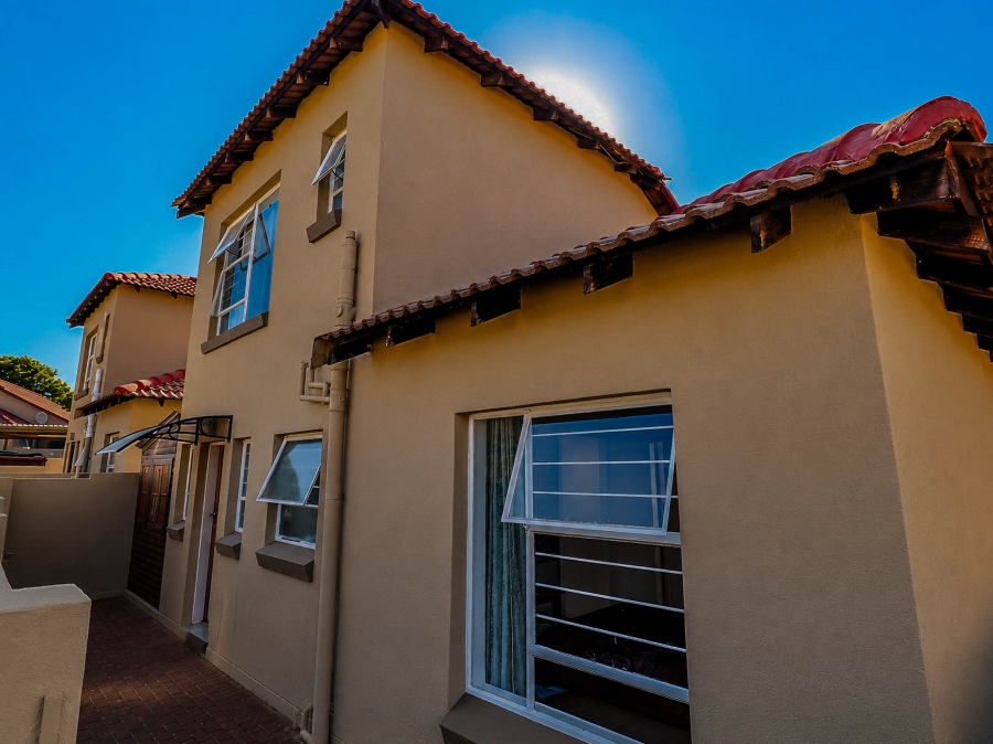 3 Bedroom Property for Sale in Heuwelsig Estate Gauteng