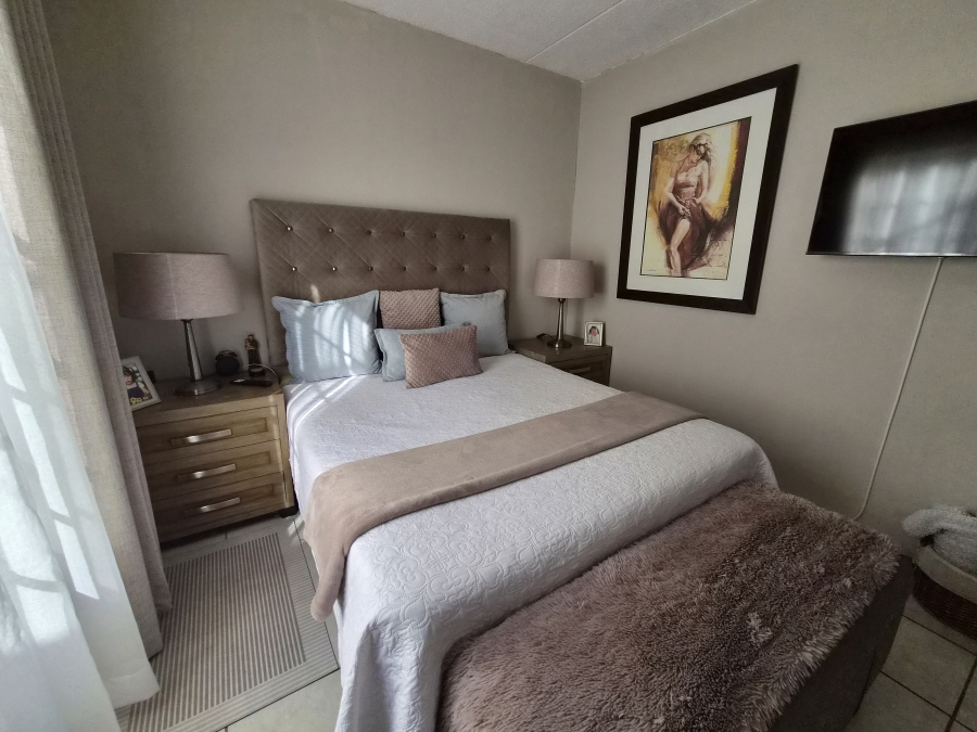 2 Bedroom Property for Sale in Marais Steyn Park Gauteng