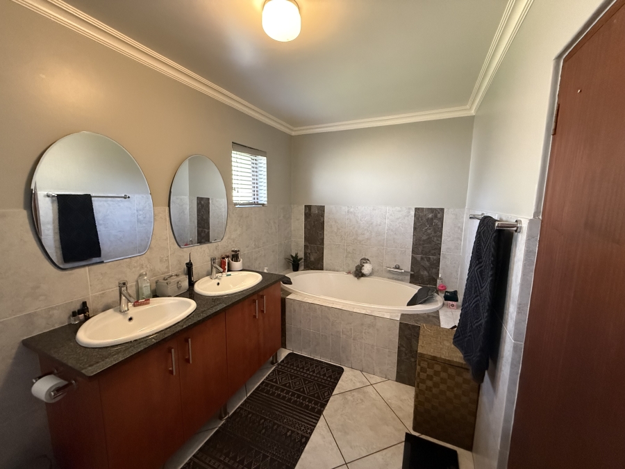 To Let 3 Bedroom Property for Rent in Heritage Hill Gauteng