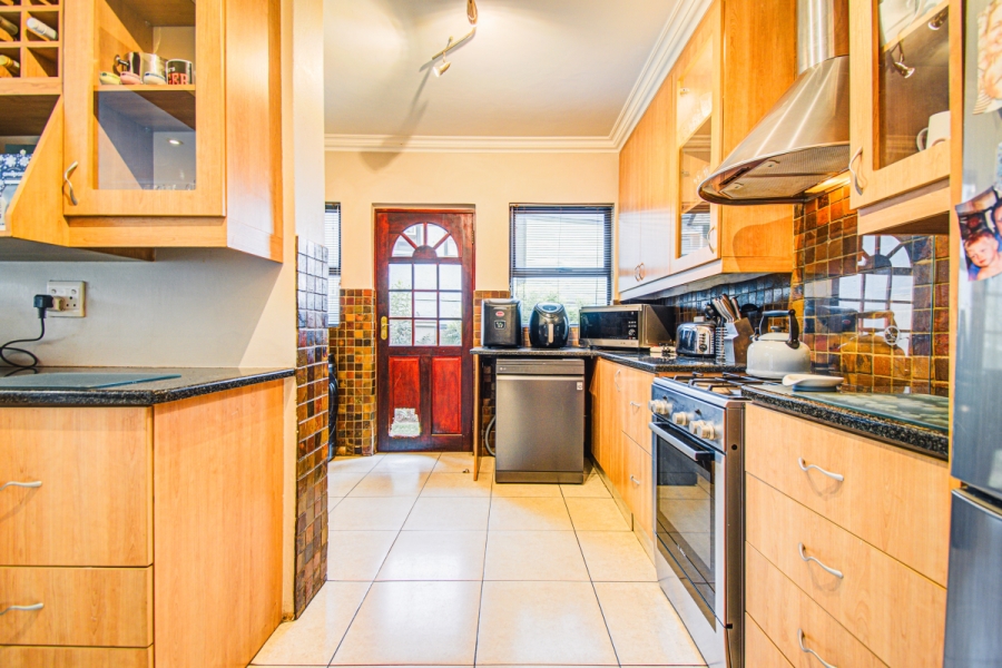3 Bedroom Property for Sale in Greenstone Park Estate Gauteng