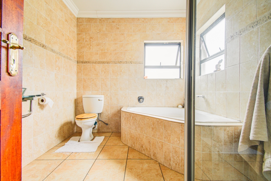 3 Bedroom Property for Sale in Greenstone Park Estate Gauteng