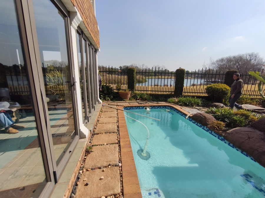 To Let 4 Bedroom Property for Rent in Glen Marais Gauteng