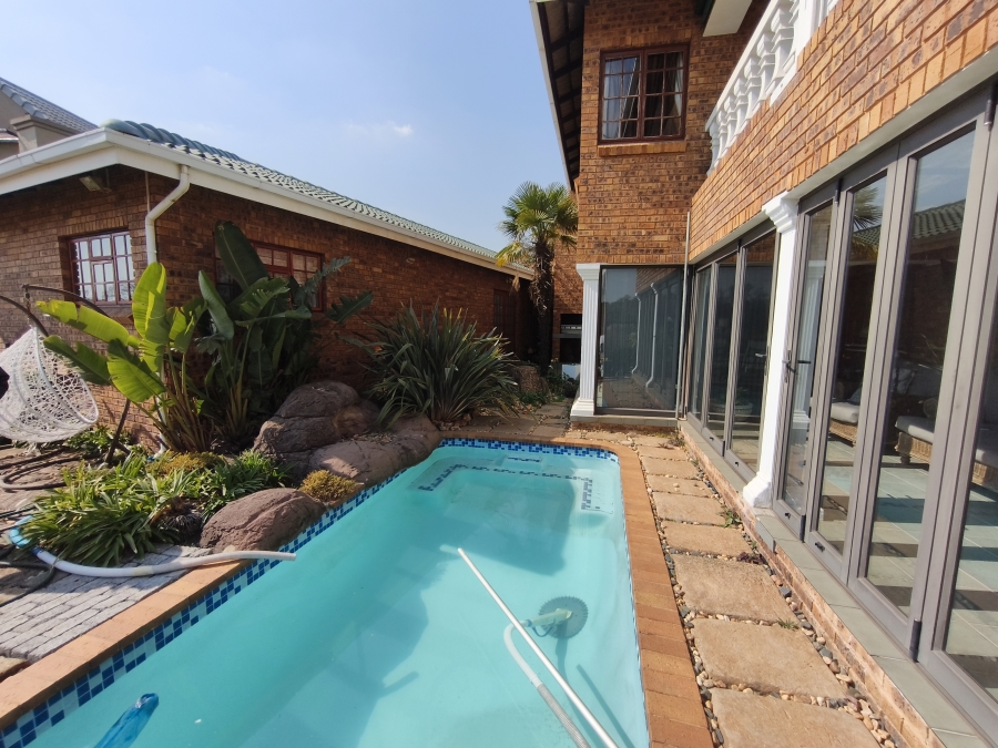 To Let 4 Bedroom Property for Rent in Glen Marais Gauteng