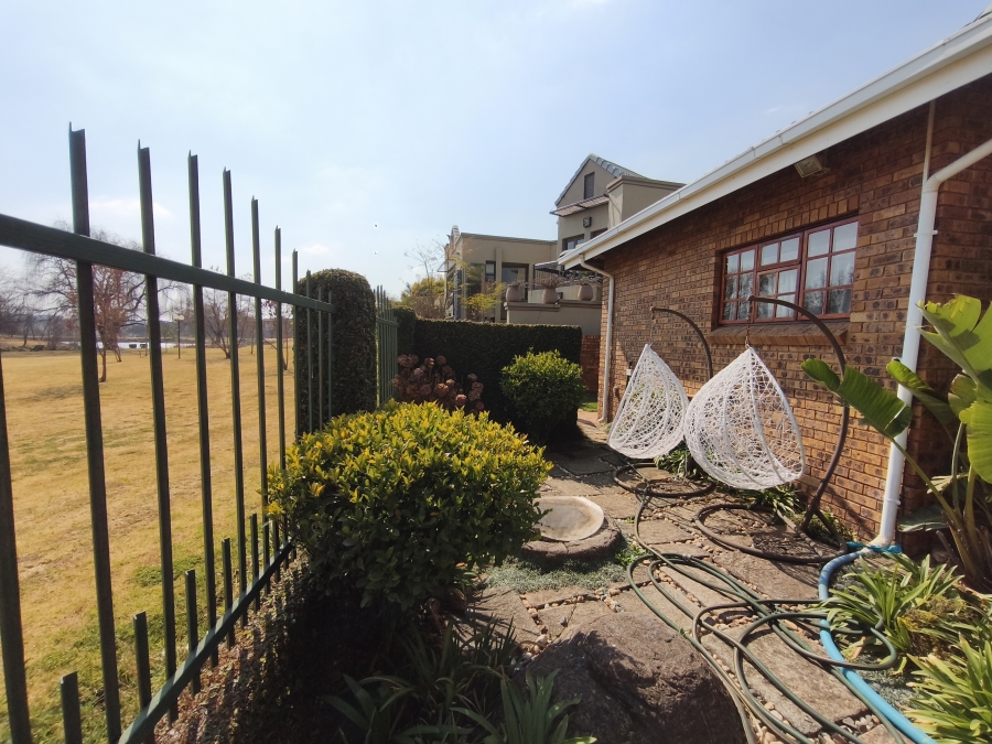 To Let 4 Bedroom Property for Rent in Glen Marais Gauteng