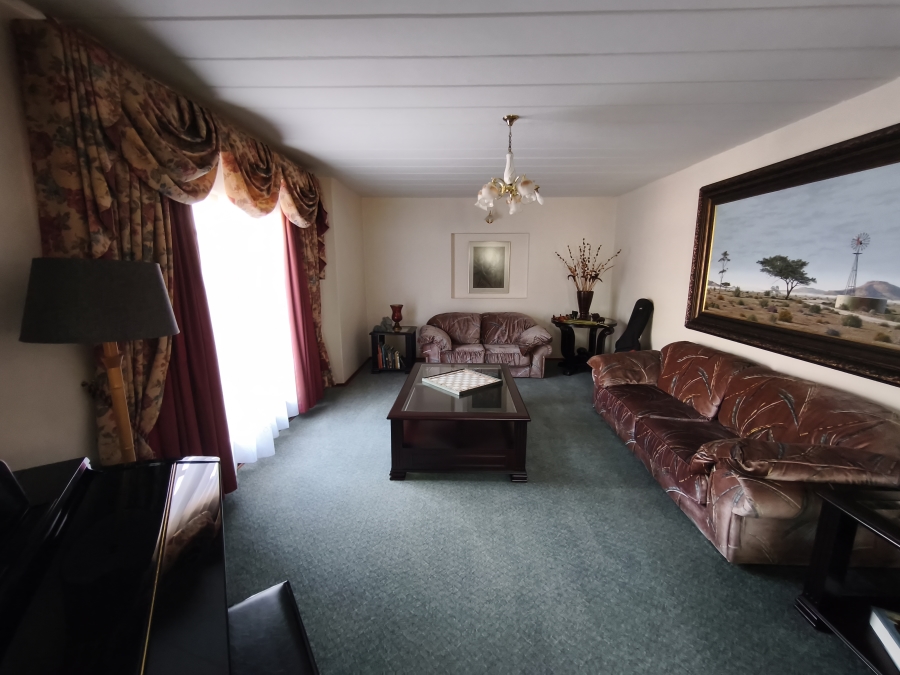To Let 4 Bedroom Property for Rent in Glen Marais Gauteng