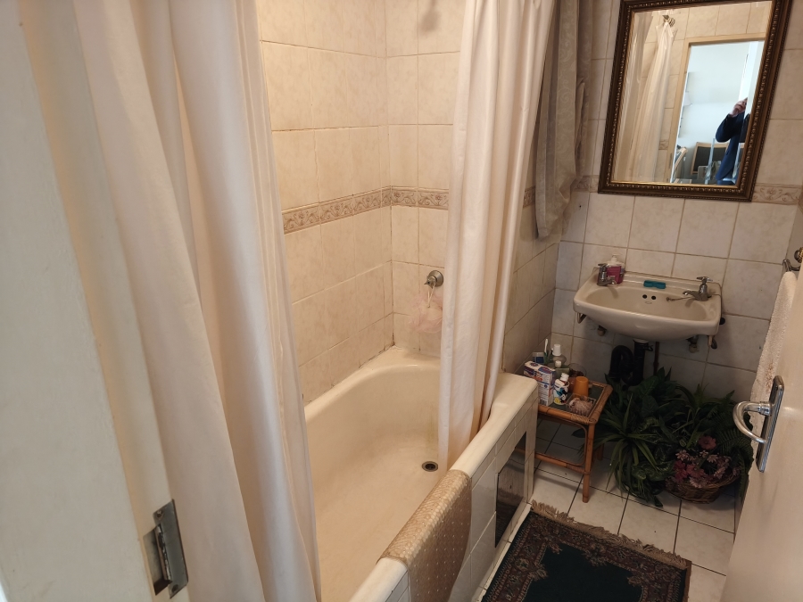 To Let 4 Bedroom Property for Rent in Glen Marais Gauteng