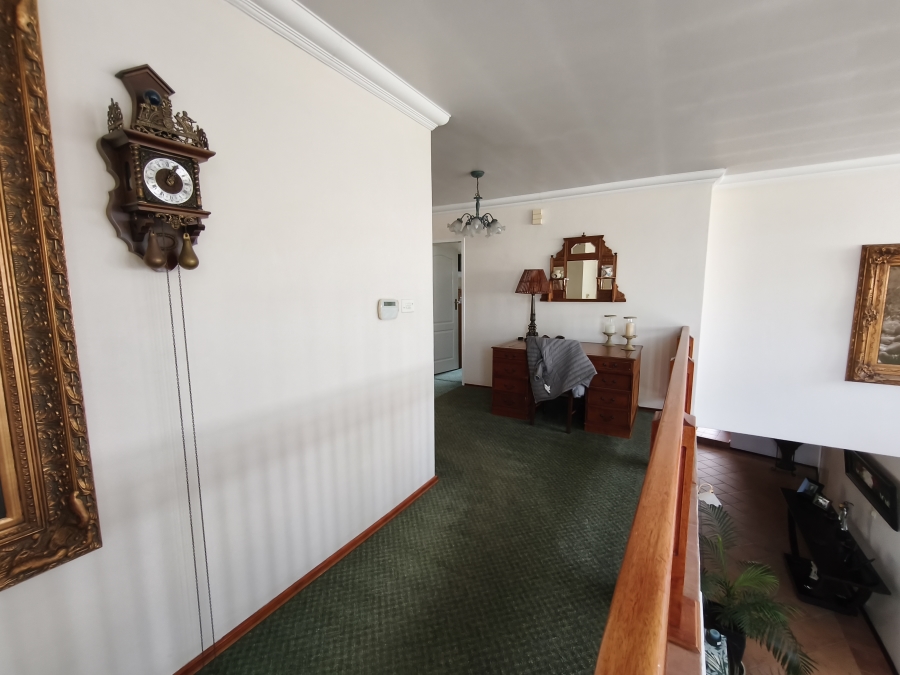 To Let 4 Bedroom Property for Rent in Glen Marais Gauteng