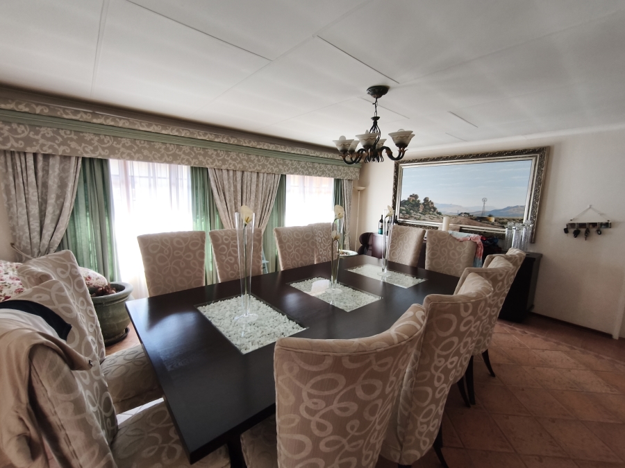 To Let 4 Bedroom Property for Rent in Glen Marais Gauteng