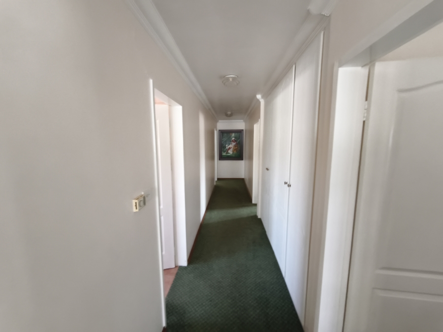 To Let 4 Bedroom Property for Rent in Glen Marais Gauteng