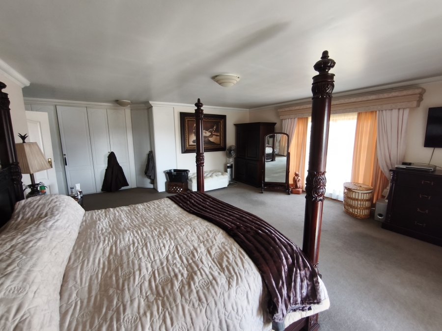 To Let 4 Bedroom Property for Rent in Glen Marais Gauteng