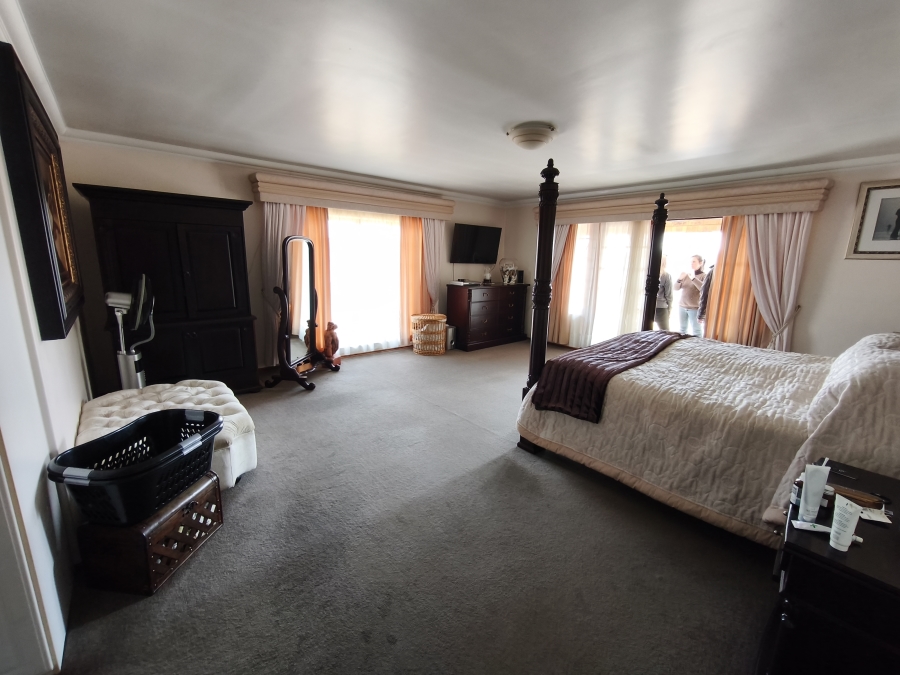 To Let 4 Bedroom Property for Rent in Glen Marais Gauteng