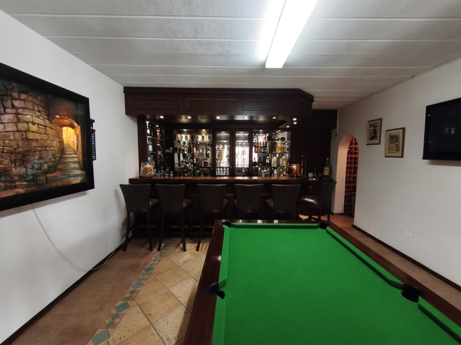 To Let 4 Bedroom Property for Rent in Glen Marais Gauteng