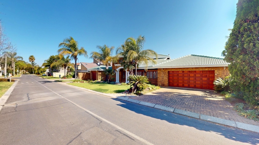4 Bedroom Property for Sale in Glen Marais Gauteng