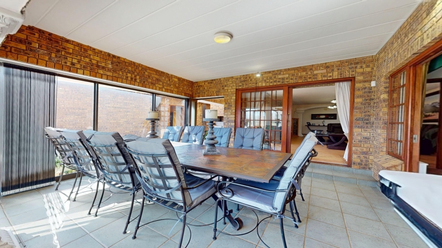 4 Bedroom Property for Sale in Glen Marais Gauteng