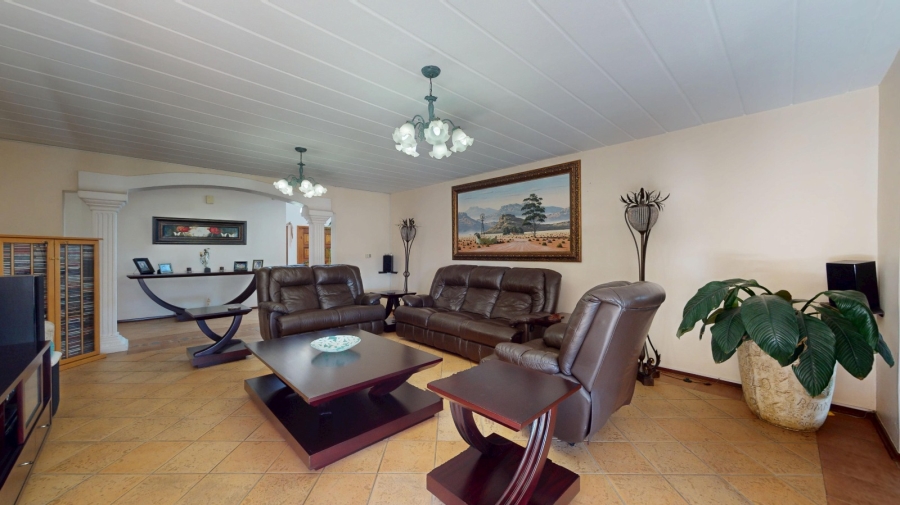 4 Bedroom Property for Sale in Glen Marais Gauteng