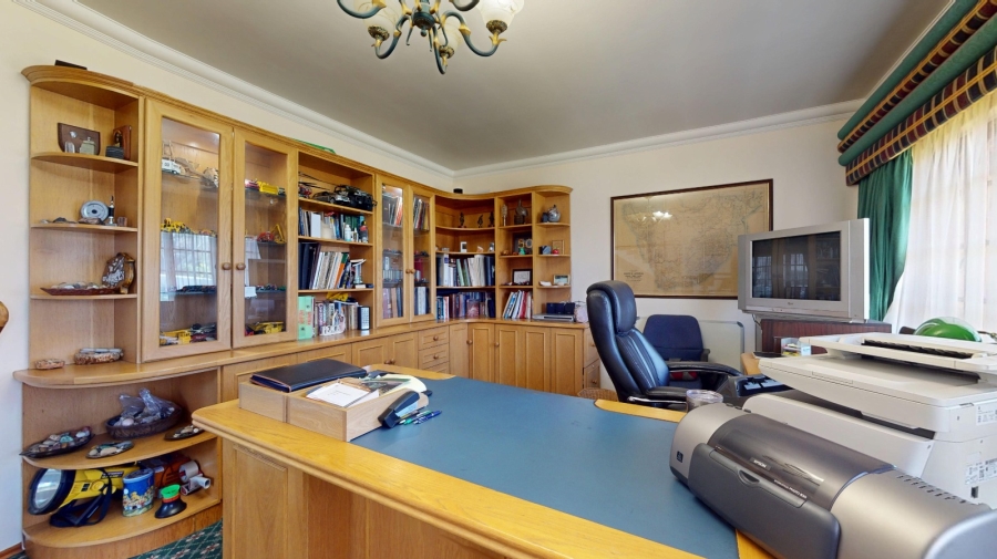 4 Bedroom Property for Sale in Glen Marais Gauteng