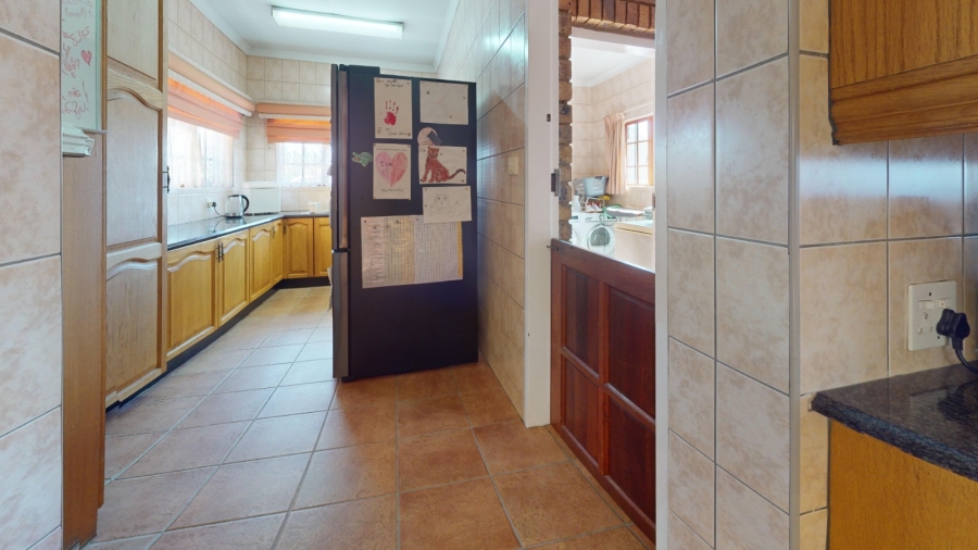 4 Bedroom Property for Sale in Glen Marais Gauteng