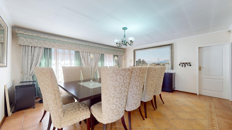4 Bedroom Property for Sale in Glen Marais Gauteng