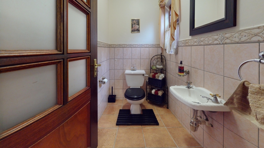 4 Bedroom Property for Sale in Glen Marais Gauteng