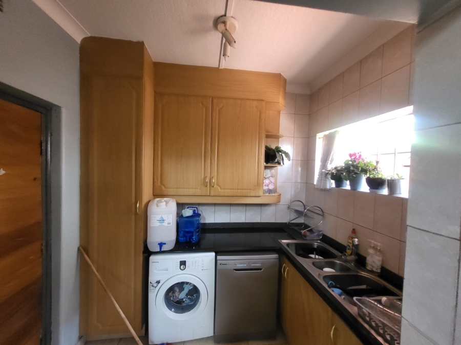 3 Bedroom Property for Sale in Linmeyer Gauteng