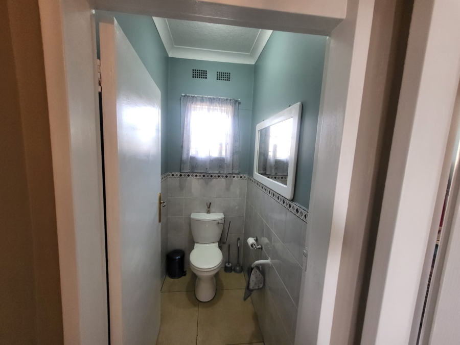 3 Bedroom Property for Sale in Linmeyer Gauteng