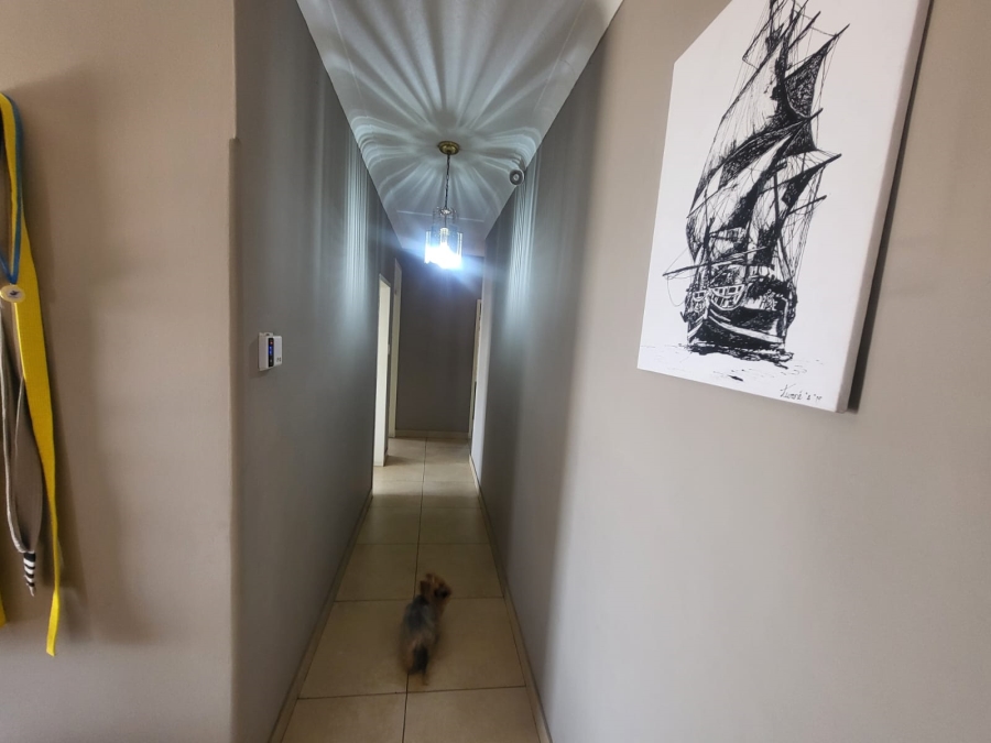 3 Bedroom Property for Sale in Linmeyer Gauteng