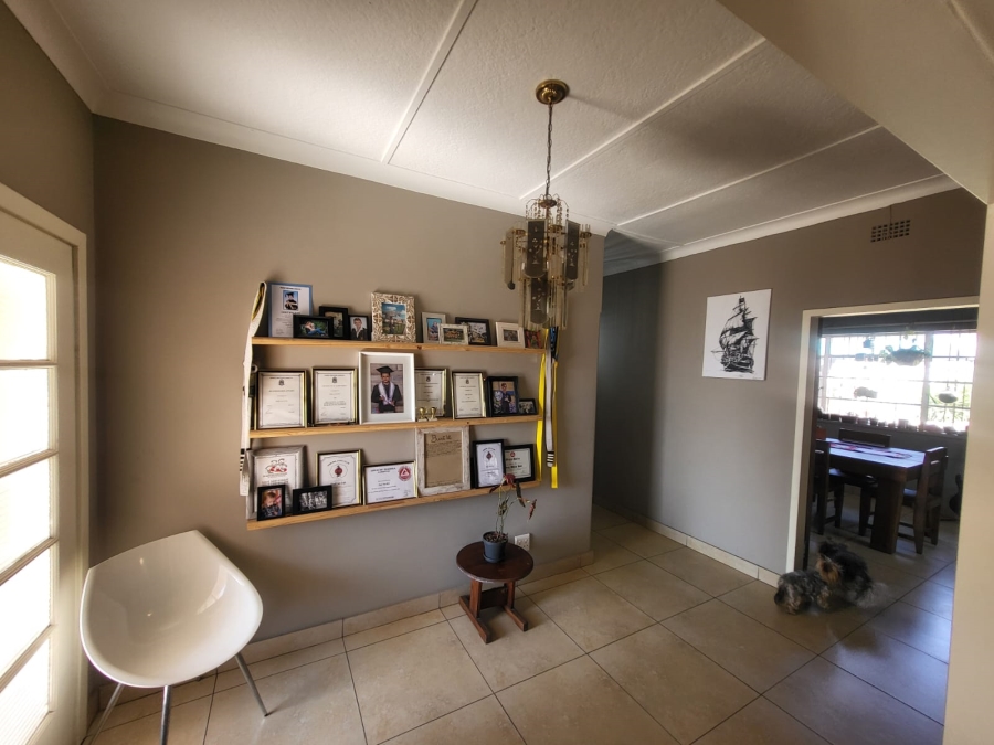 3 Bedroom Property for Sale in Linmeyer Gauteng