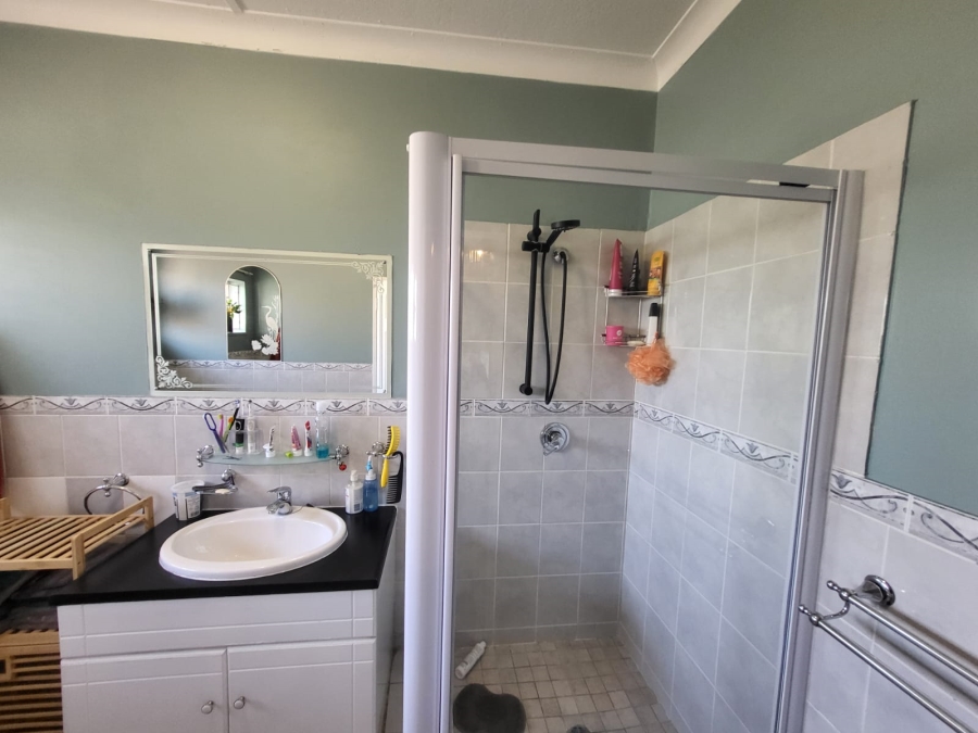 3 Bedroom Property for Sale in Linmeyer Gauteng