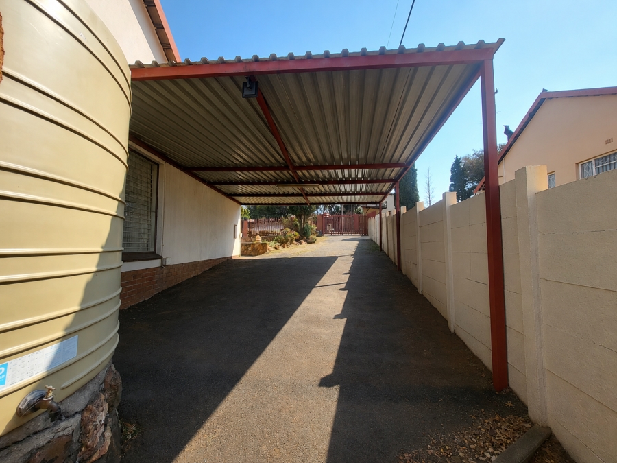 3 Bedroom Property for Sale in Risana Gauteng