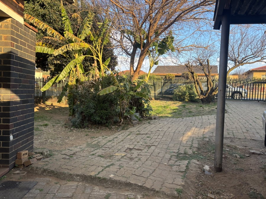 3 Bedroom Property for Sale in Unigray Gauteng