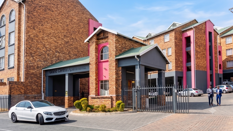 1 Bedroom Property for Sale in Grand Central Gauteng