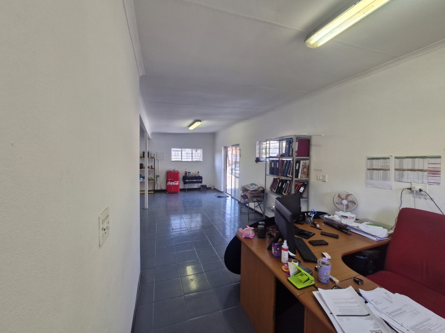 To Let Commercial Property for Rent in Wierda Park Gauteng