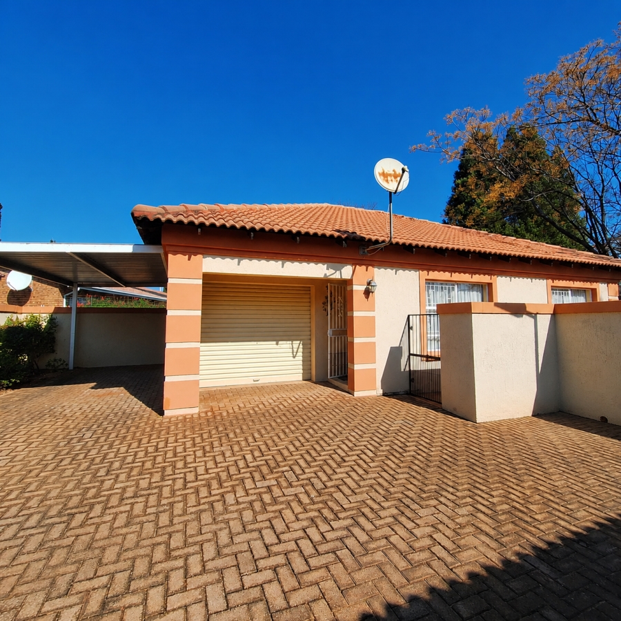 3 Bedroom Property for Sale in Rensburg Gauteng