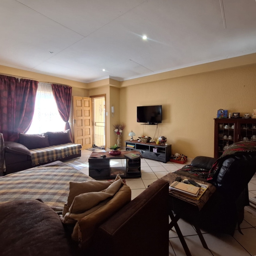 3 Bedroom Property for Sale in Rensburg Gauteng