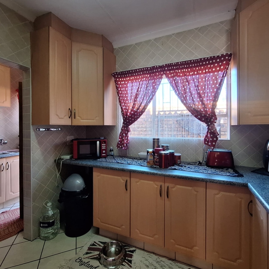 3 Bedroom Property for Sale in Rensburg Gauteng