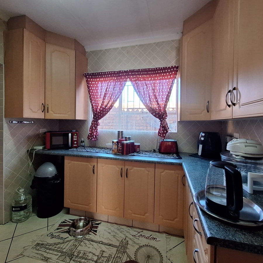 3 Bedroom Property for Sale in Rensburg Gauteng
