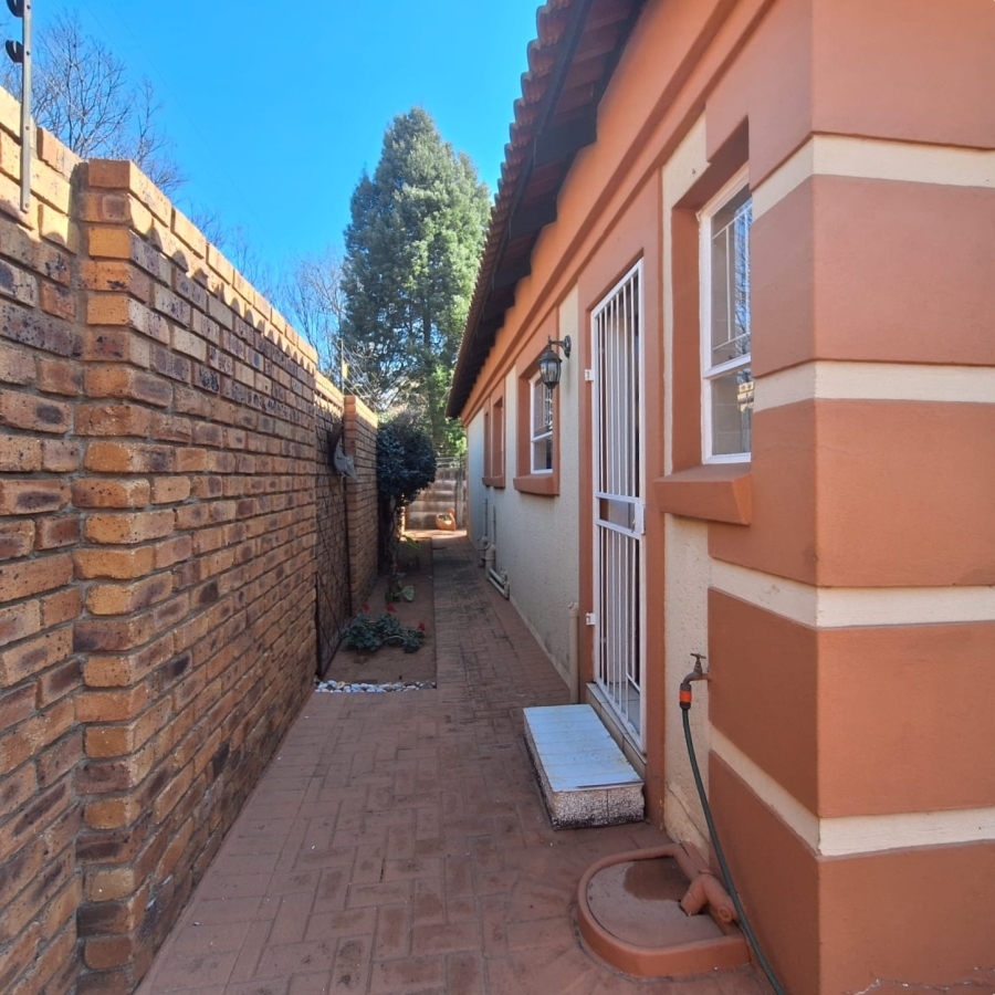 3 Bedroom Property for Sale in Rensburg Gauteng
