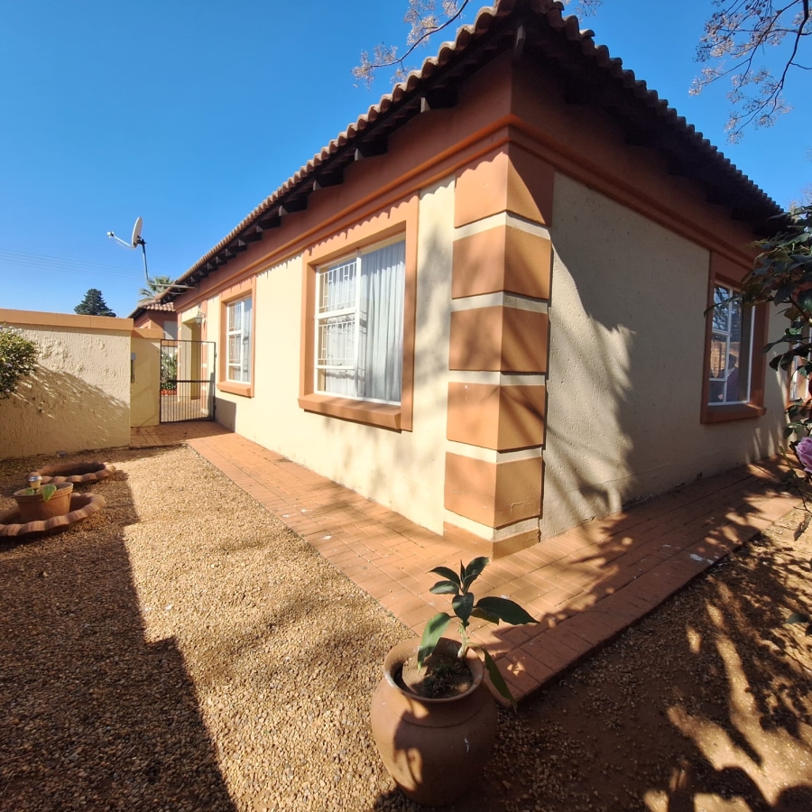 3 Bedroom Property for Sale in Rensburg Gauteng