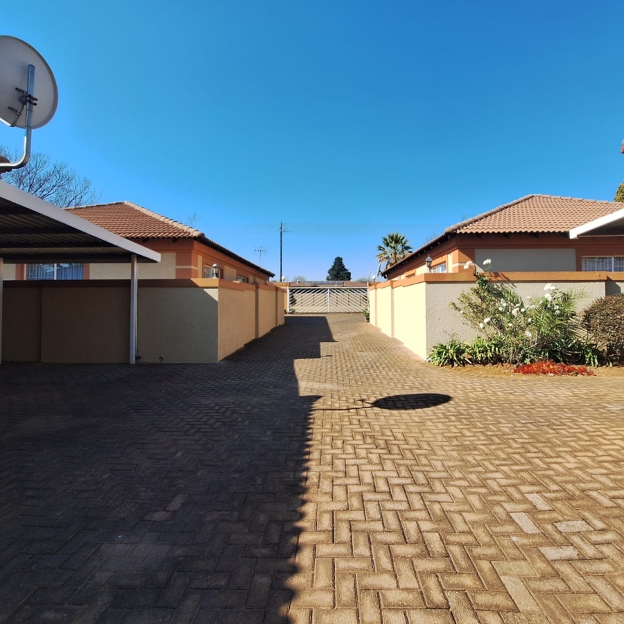 3 Bedroom Property for Sale in Rensburg Gauteng