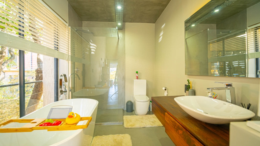 4 Bedroom Property for Sale in Helderfontein Estate Gauteng