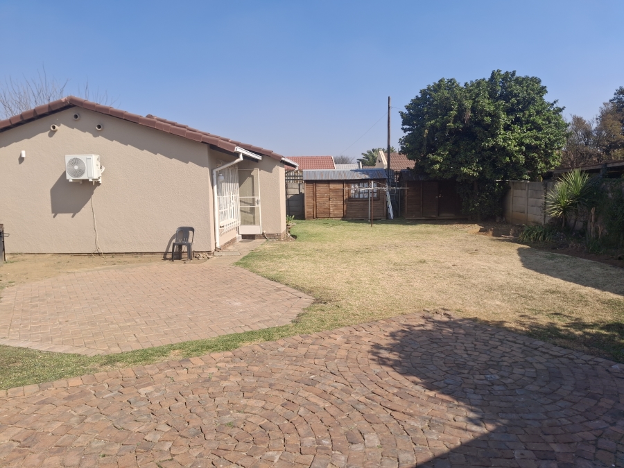 2 Bedroom Property for Sale in Huntingdon Gauteng