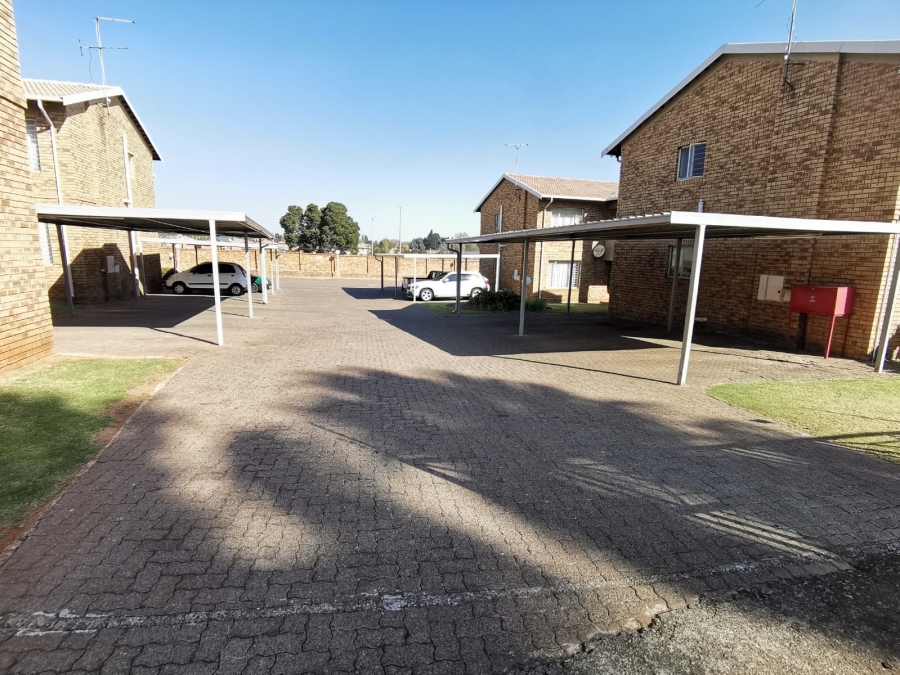 2 Bedroom Property for Sale in Kenleaf Gauteng