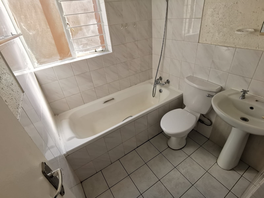 2 Bedroom Property for Sale in Kenleaf Gauteng